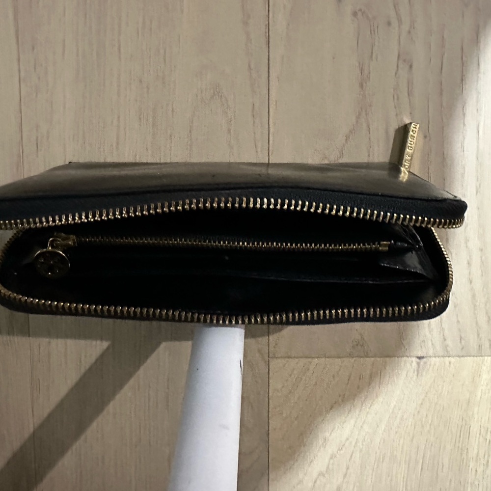 Tory Burch Black Leather Wallet